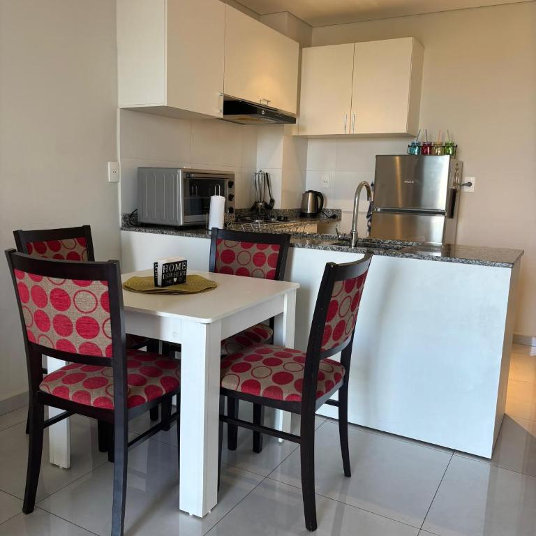 Departameto con piscina en Encarnación - Apartamento de 1 dormitorio - 9