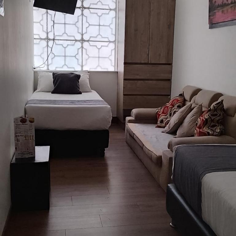 Cerca Embajada , Corferias , G -12 Hotel Monaco de Luxe - Habitación Familiar Deluxe - 8