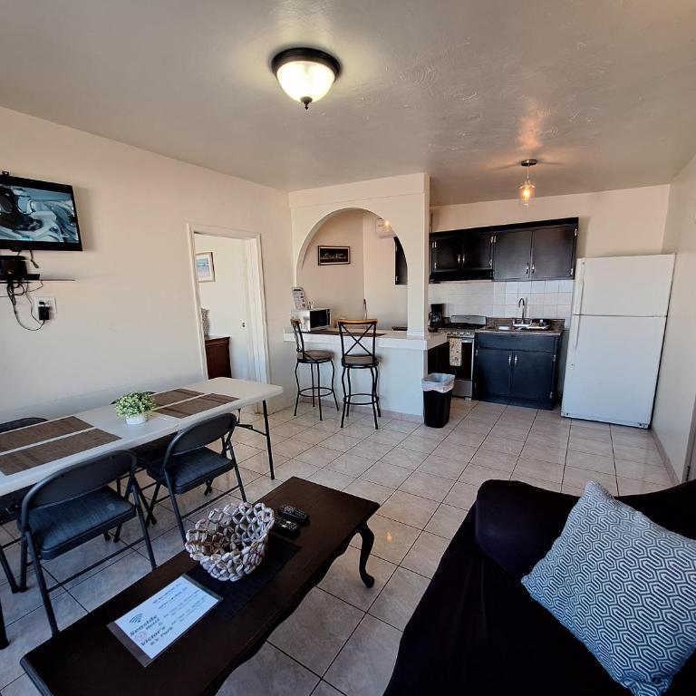 #55 Suite Bungalow Seaside Hotel & Victors RV Park - Suite de 2 dormitorios - 5