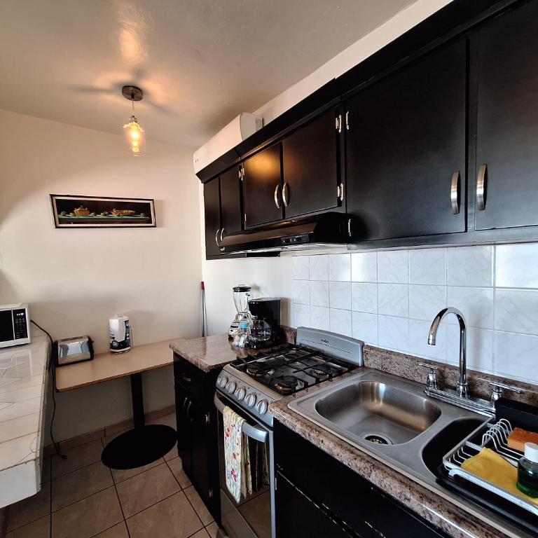 #55 Suite Bungalow Seaside Hotel & Victors RV Park - Suite de 2 dormitorios - 8