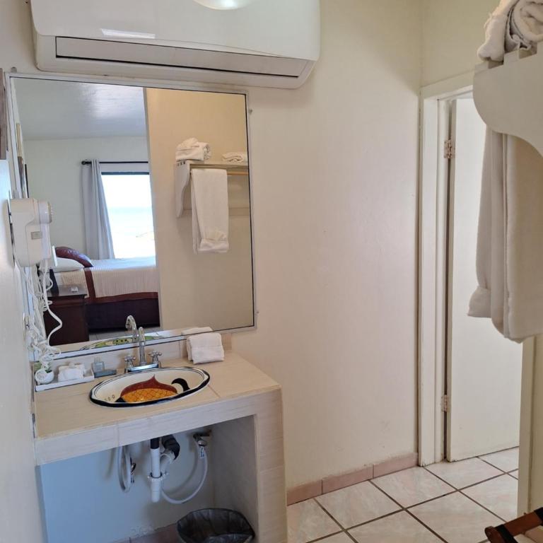 #55 Suite Bungalow Seaside Hotel & Victors RV Park - Suite de 2 dormitorios - 12