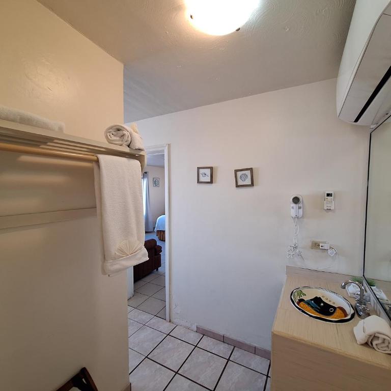 #55 Suite Bungalow Seaside Hotel & Victors RV Park - Suite de 2 dormitorios - 14