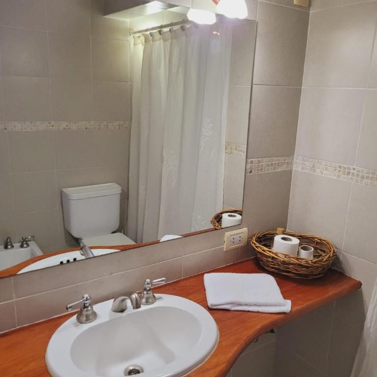 Amani Tandil - Alojamiento con patio y pileta en el centro de la ciudad - Two-Bedroom Apartment - 12