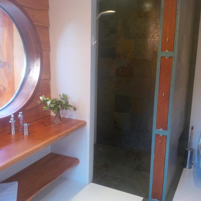 Celestial Inn - Suite - 9