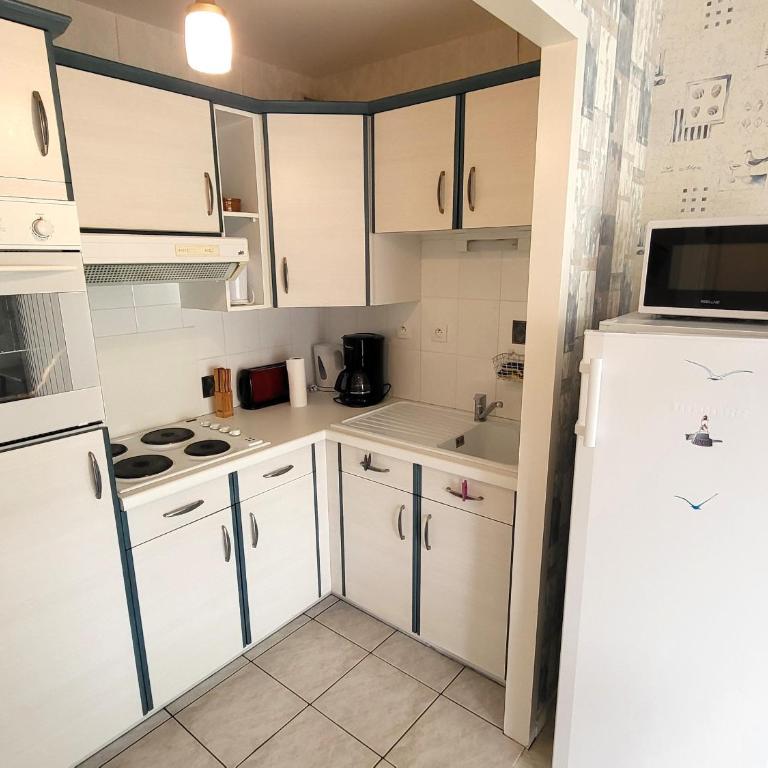 Appartement T2 : grande terrasse équipée, parking, à 200m de la mer et 400m de la plage - FR-1-92-735 - Appartamento (4 Adulti) - 8