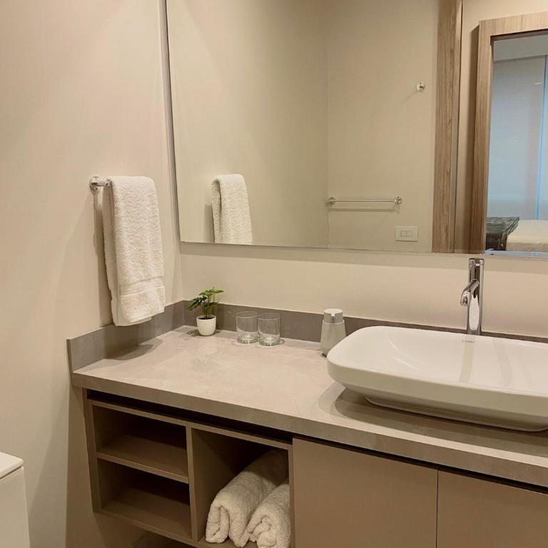 Luxury Apartment Located in Quito - One-Bedroom Apartment - 23