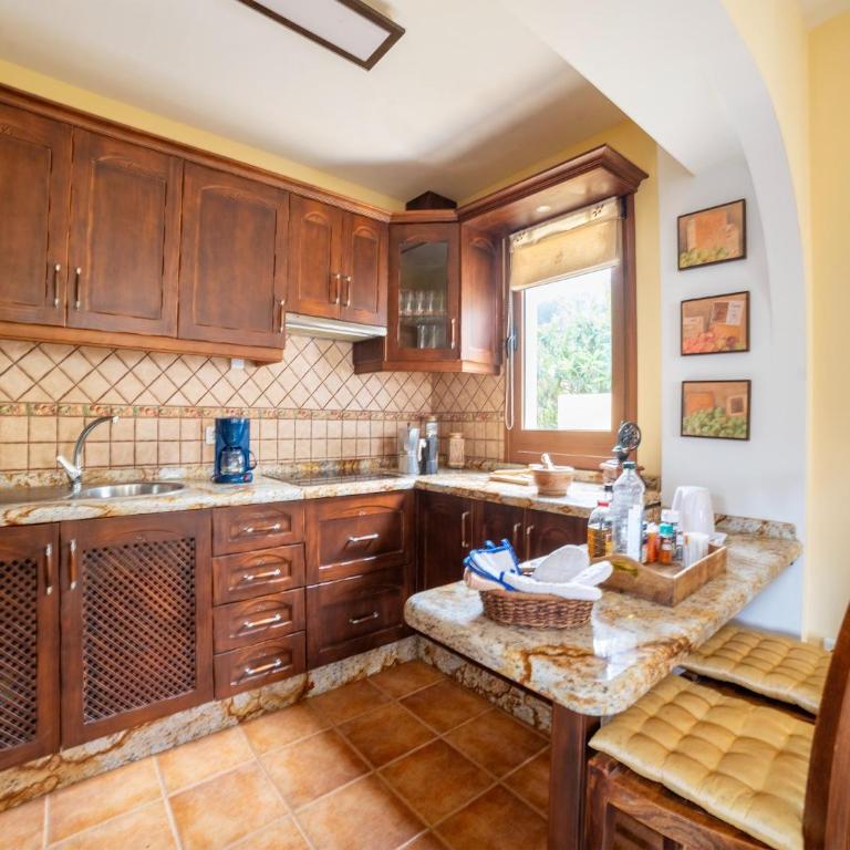 Villa in Tenerife with Pool and Sea Views - Casa Vacacional de 3 dormitorios - 17