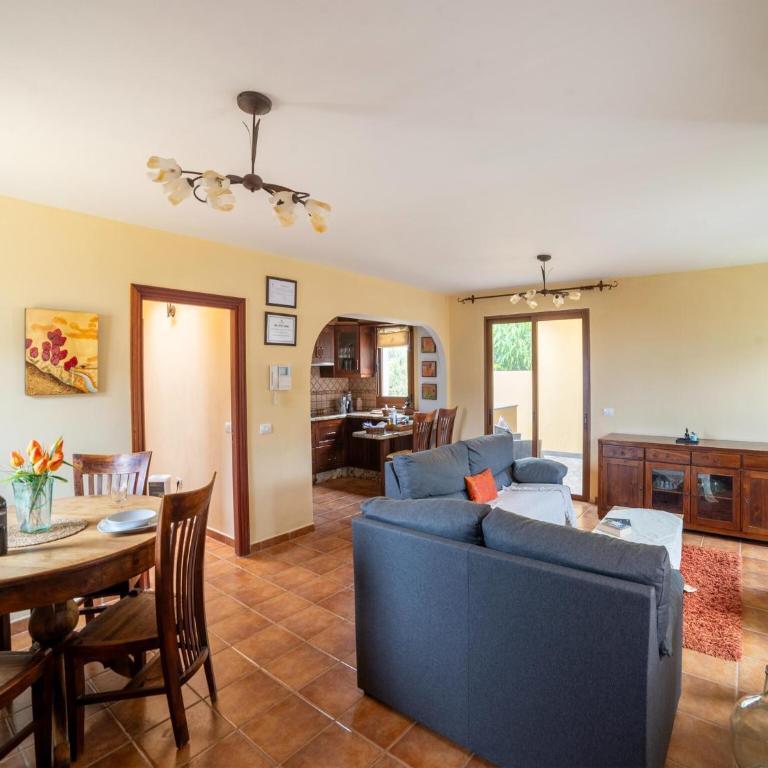 Villa in Tenerife with Pool and Sea Views - Casa Vacacional de 3 dormitorios - 11