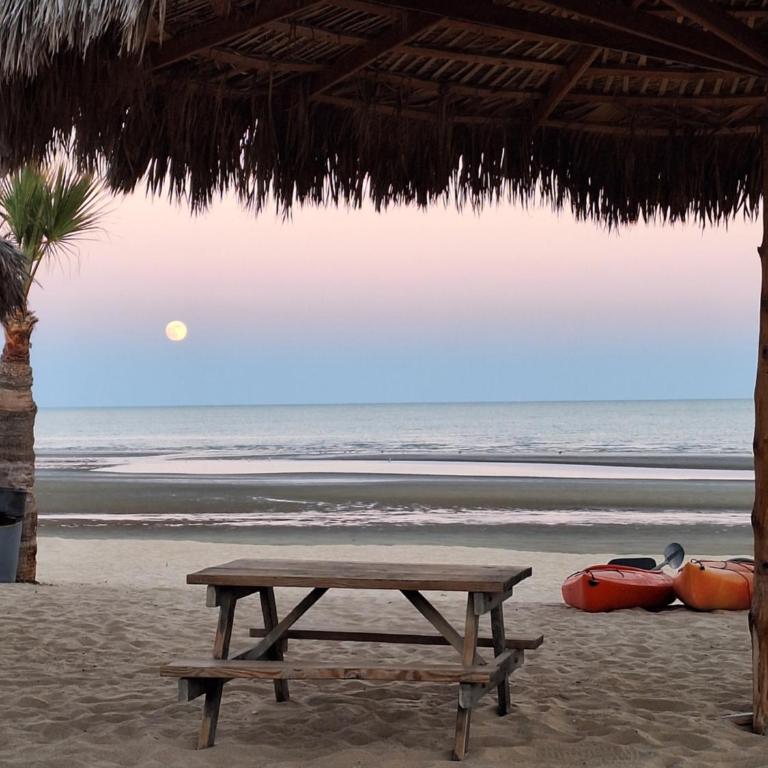 #55 Suite Bungalow Seaside Hotel & Victors RV Park - Suite de 2 dormitorios - 25