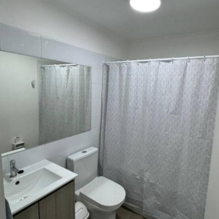 Bello departamento familiar nuevo en La Serena vista al mar, piso 4 con ascensor, malla de seguridad anticaída, piscina, estacionamiento gratuito, regalo de bienvenida, a pasos del Faro - Two-Bedroom Apartment - 21