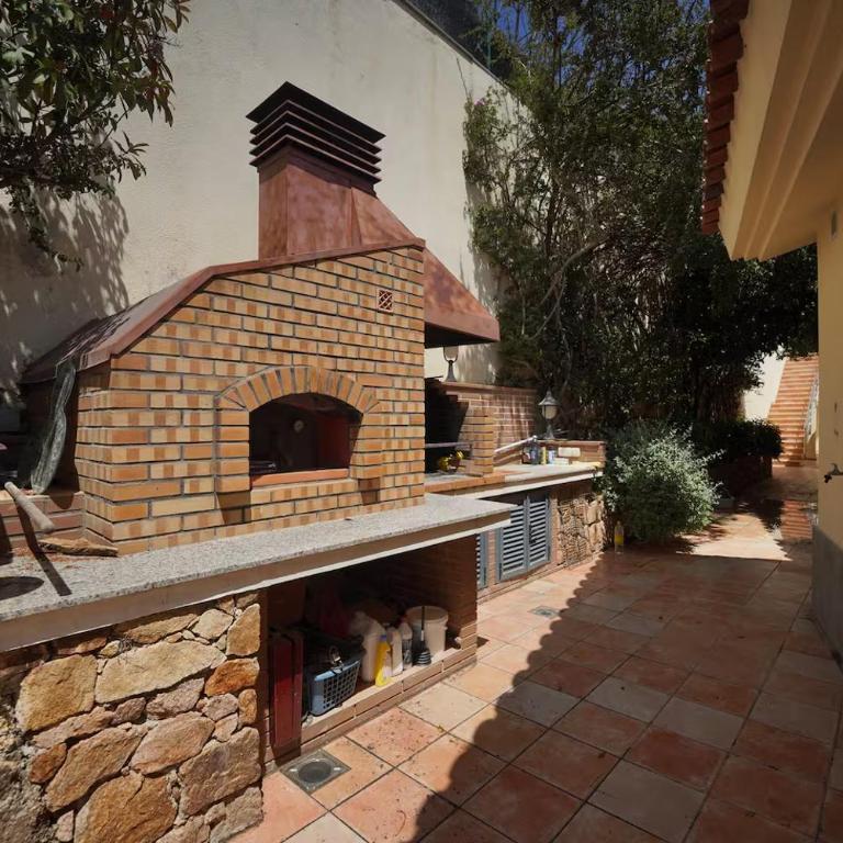 Villa de lujo de 4 dormitorios, piscina y barbacoa - Villa - 23
