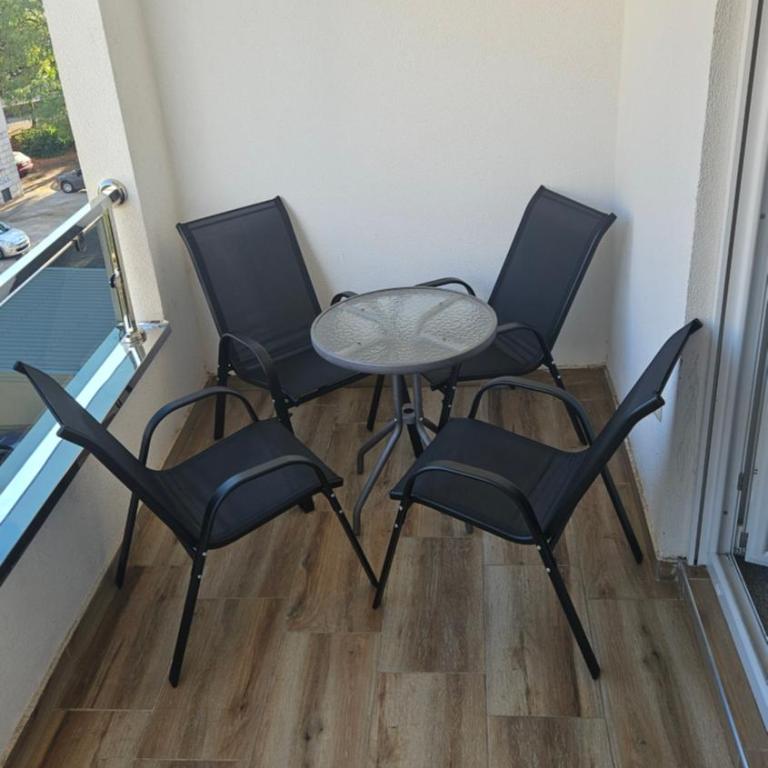 Alex Industry - Two-Bedroom Apartment - 16