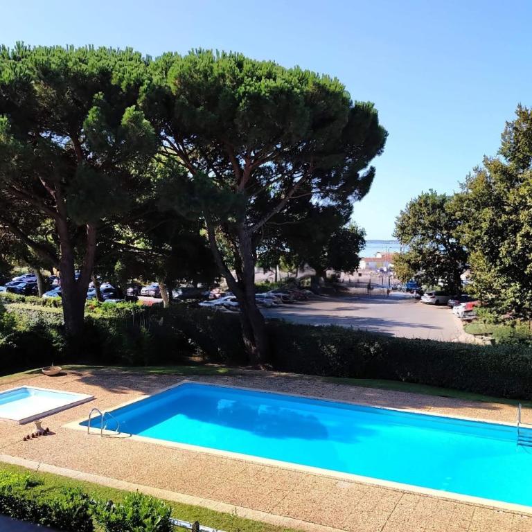 Studio Andernos vue Bassin port ostréicole charmant et lumineux avec piscine et balcon ! - Studio - Vue sur Mer - 1