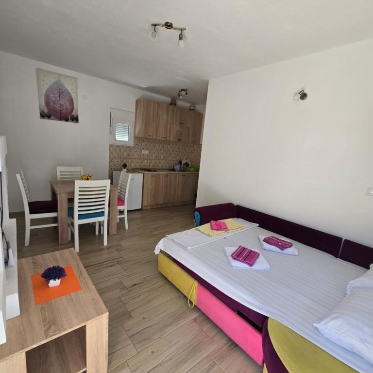 Apartmani Lucija Sutomore - Apartman sa 1 Spavaćom Sobom - 1
