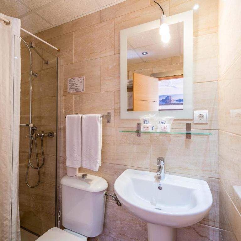 Hostal Residencia Europa Punico - Habitación Doble - 1 o 2 camas - 5
