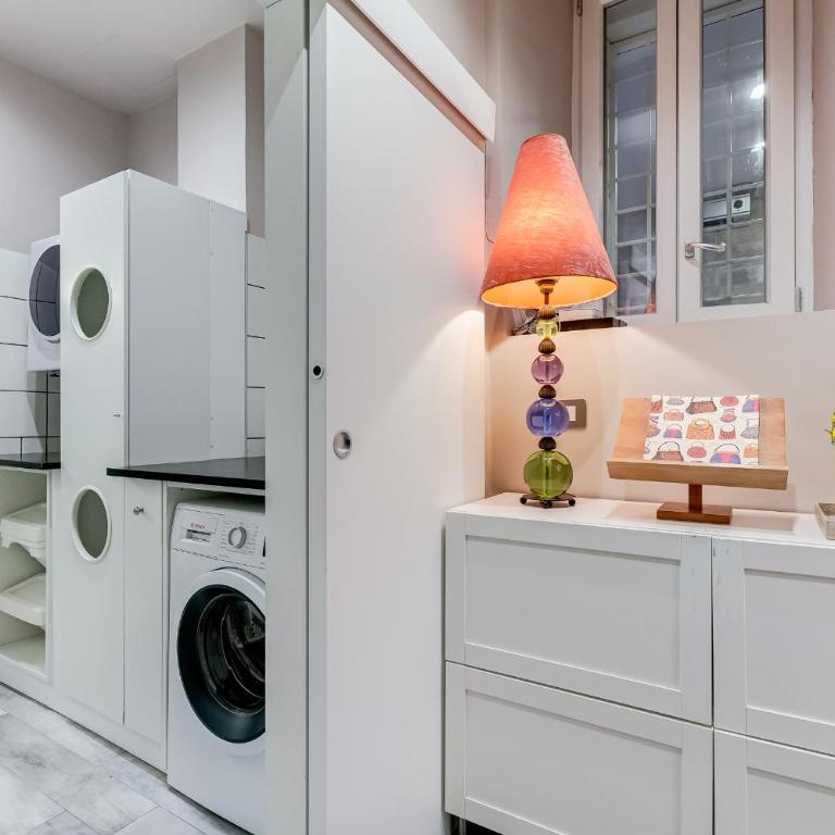 LuxurySistersHouse 2 min Colosseum - Appartamento con 2 Camere da Letto - 2