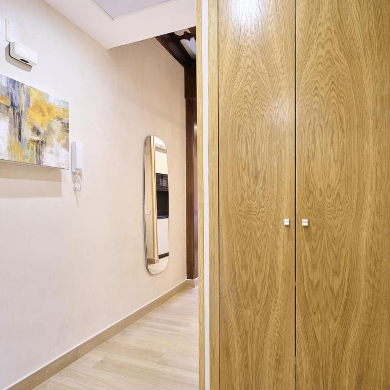 Plaza mayor 19 Collection Luxury - Superior One-Bedroom Apartment with Balcony - 14