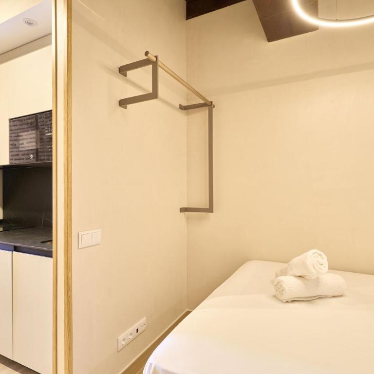 Plaza mayor 19 Collection Luxury - Superior One-Bedroom Apartment with Balcony - 16