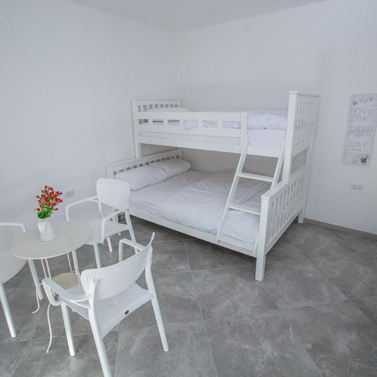 Vila Varagic - One-Bedroom Apartment with Balcony and Sea View - 1