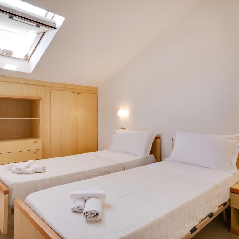 Hotel Numi - Camera Familiare con Bagno Privato - 3