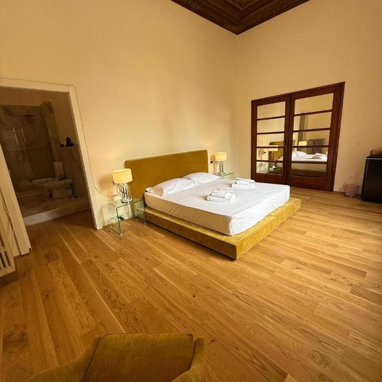 Residenza la Scala - Ampia Camera Matrimoniale/Doppia con Letti Singoli - 4