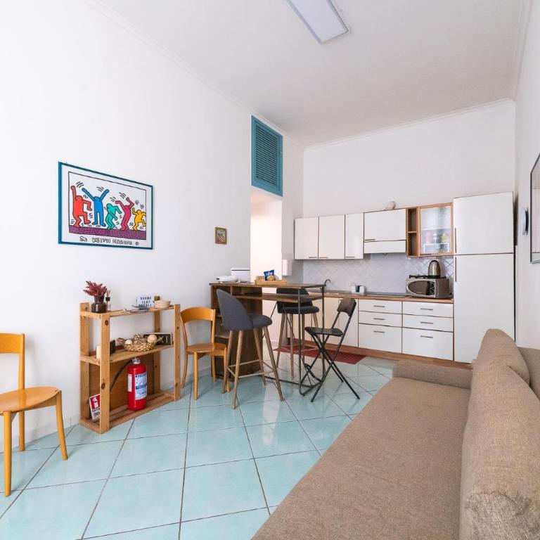 Duomo Flat Napoli - Appartamento con 2 Camere da Letto - 1