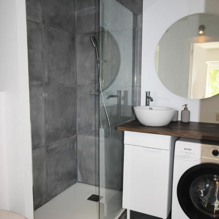 Charmant 2 pièces, calme, rénové, balcon - Appartement 1 Chambre avec Balcon - 14
