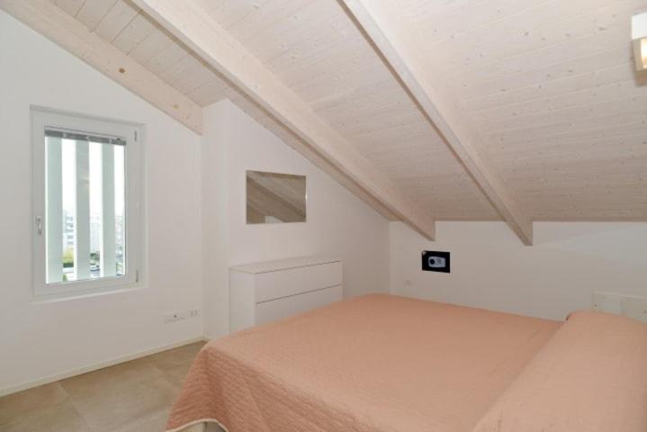 Attico 6 posti letto Zona Piazza Aurora 280m dal mare - Appartamento Attico - 21
