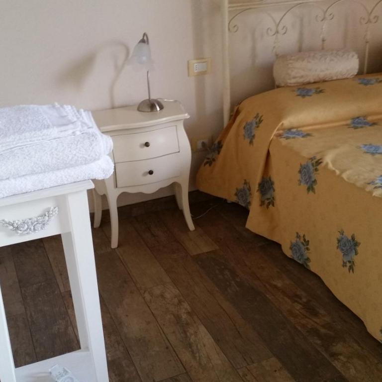 B&B Maison La Coccola - Camera Tripla Comfort con Doccia - 5