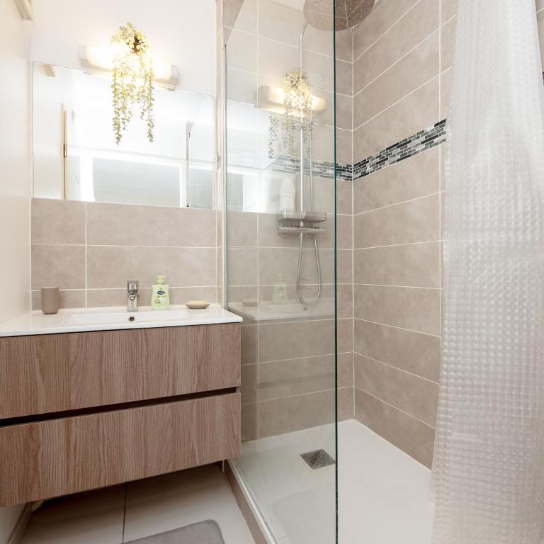 T2 balcon avec parking sécurisé et gratuit - Apartment mit 1 Schlafzimmer - 4