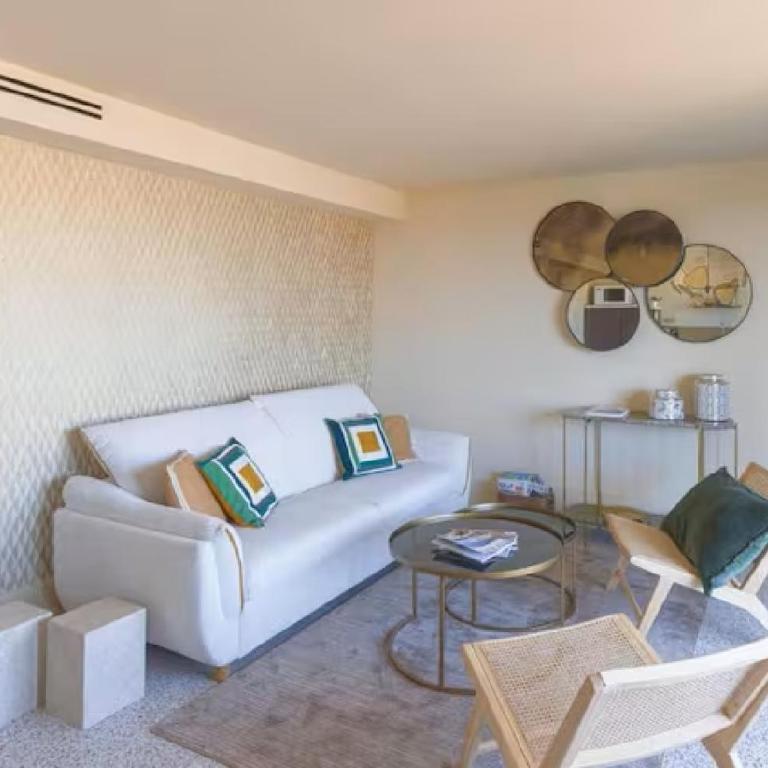 LE ROCHER avec terrasse et vue mer, près du centre-ville - One-Bedroom Apartment with Sea View - 4
