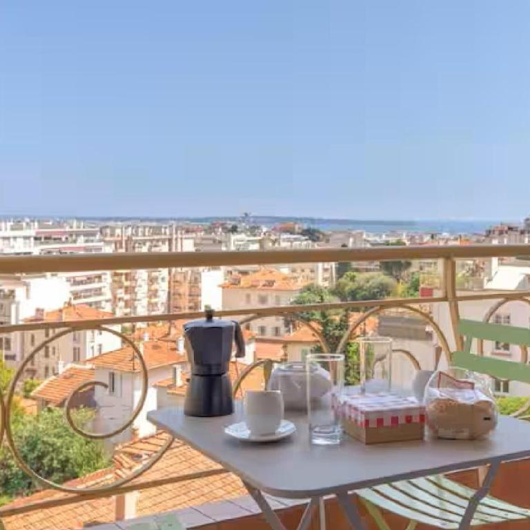 LE ROCHER avec terrasse et vue mer, près du centre-ville - One-Bedroom Apartment with Sea View - 2