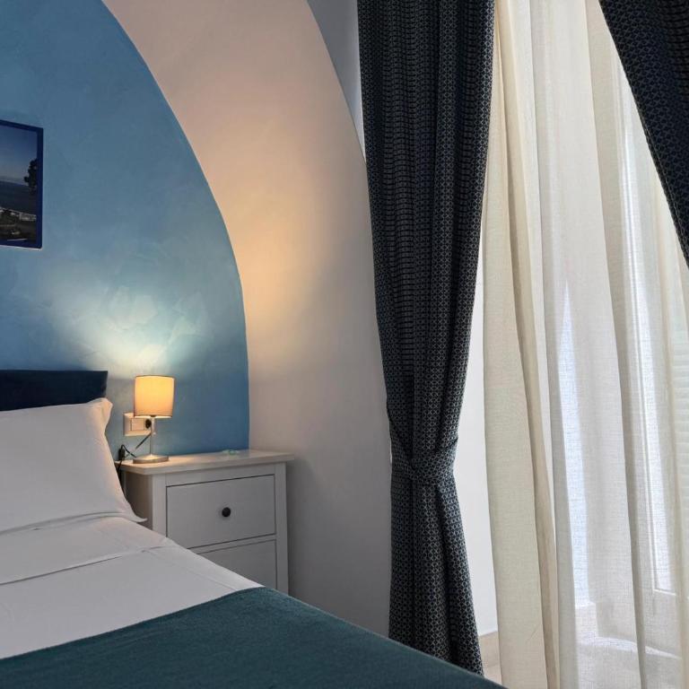 Chiaia Suites - Camera Matrimoniale Economy - 12