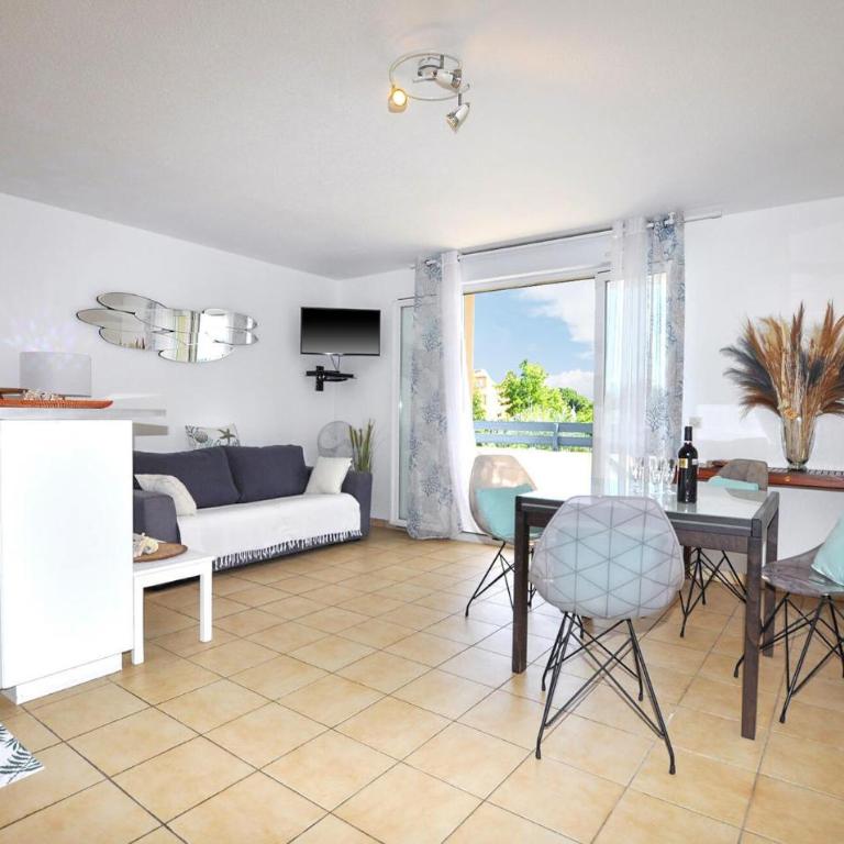 Beautiful Apartment In Canet-En-Roussillon - Apartment mit 1 Schlafzimmer - 1
