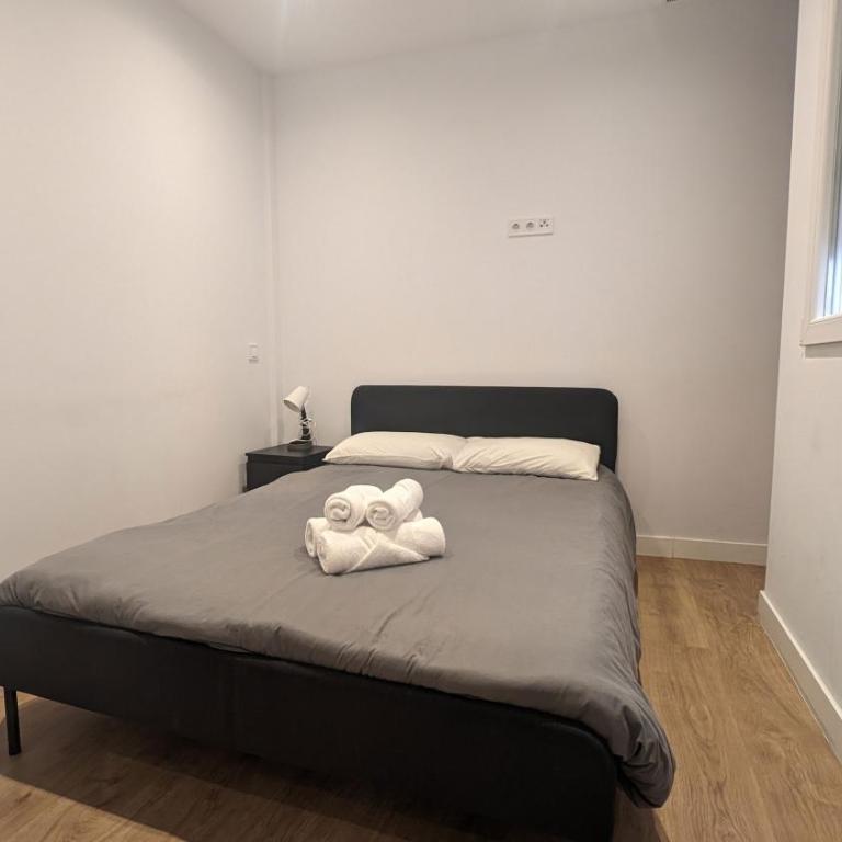 SOL Apartamento Madrid Centro junto a SOL - Three-Bedroom Apartment - 59