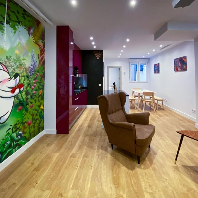 SOL Apartamento Madrid Centro junto a SOL - Three-Bedroom Apartment - 62