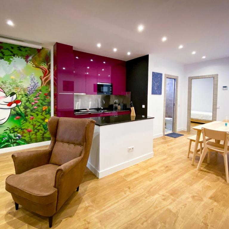 SOL Apartamento Madrid Centro junto a SOL - Three-Bedroom Apartment - 66