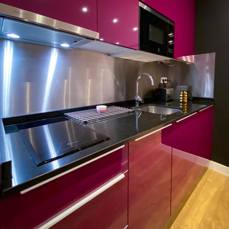 SOL Apartamento Madrid Centro junto a SOL - Three-Bedroom Apartment - 75