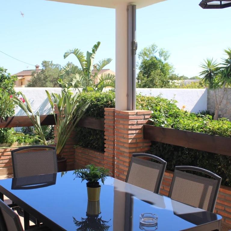 Chalet con piscina privada en Conil - Casa de 4 dormitorios - 4