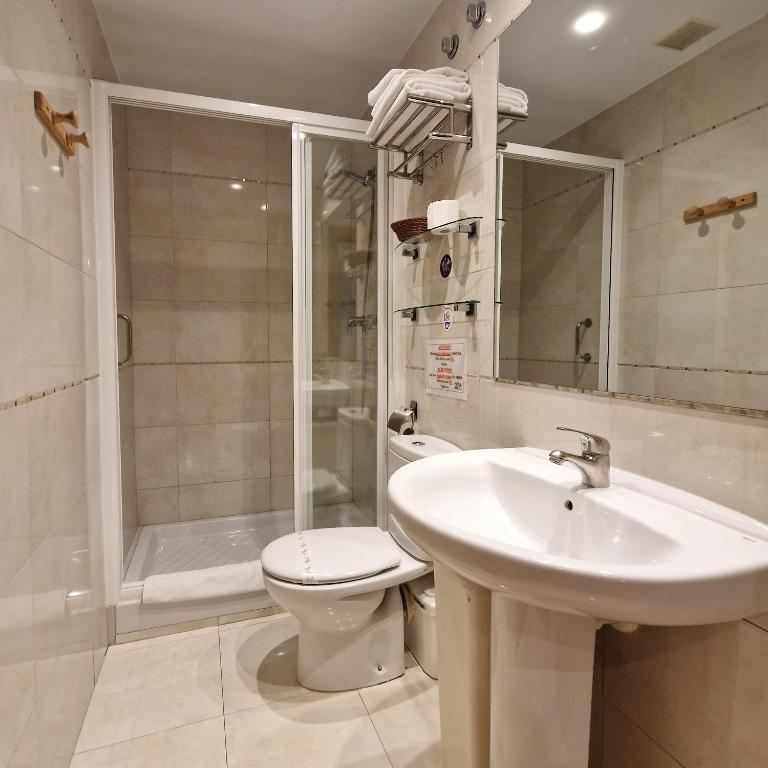Hostal Meson Del Barro - Alojamientos Pamplona - Habitación Doble - 2 camas - 27