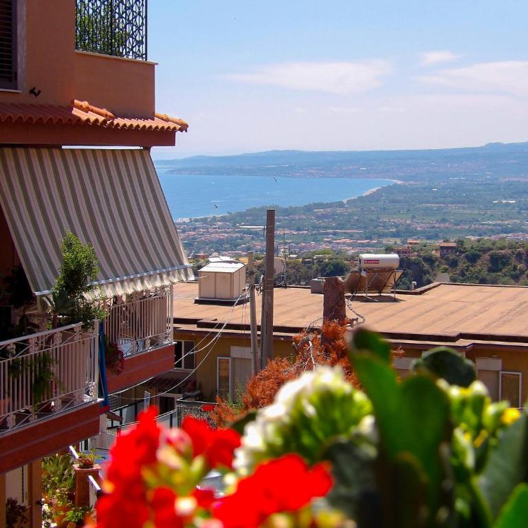 San Nicolas House, Loft Luminoso in Centro, easy car access - One-Bedroom Apartment - 1