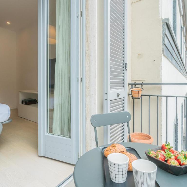 Central White Apartment by Rent All Como - Appartamento - 7