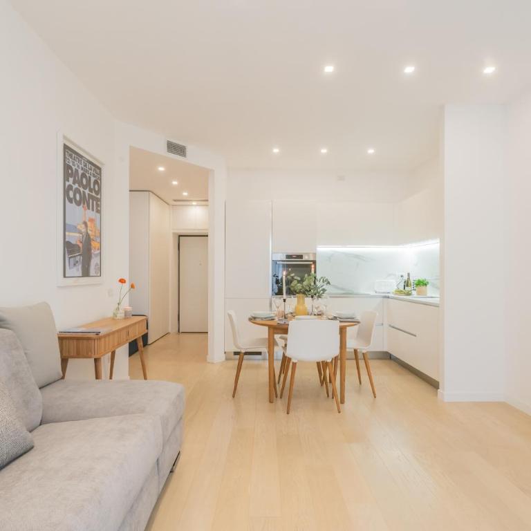 Central White Apartment by Rent All Como - Appartamento - 20