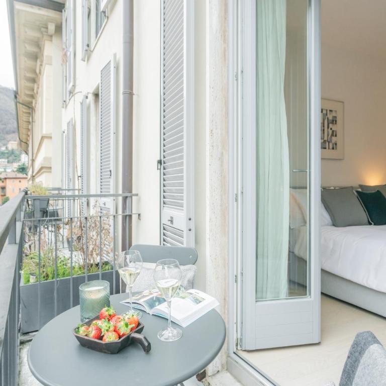 Central White Apartment by Rent All Como - Appartamento - 21