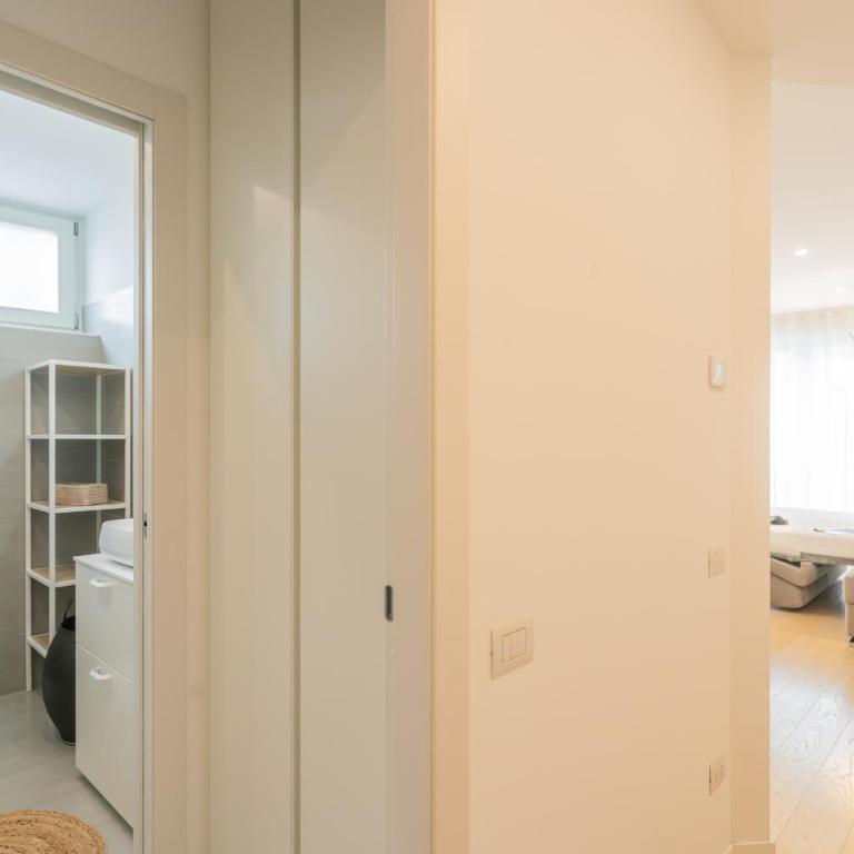 Central White Apartment by Rent All Como - Appartamento - 34