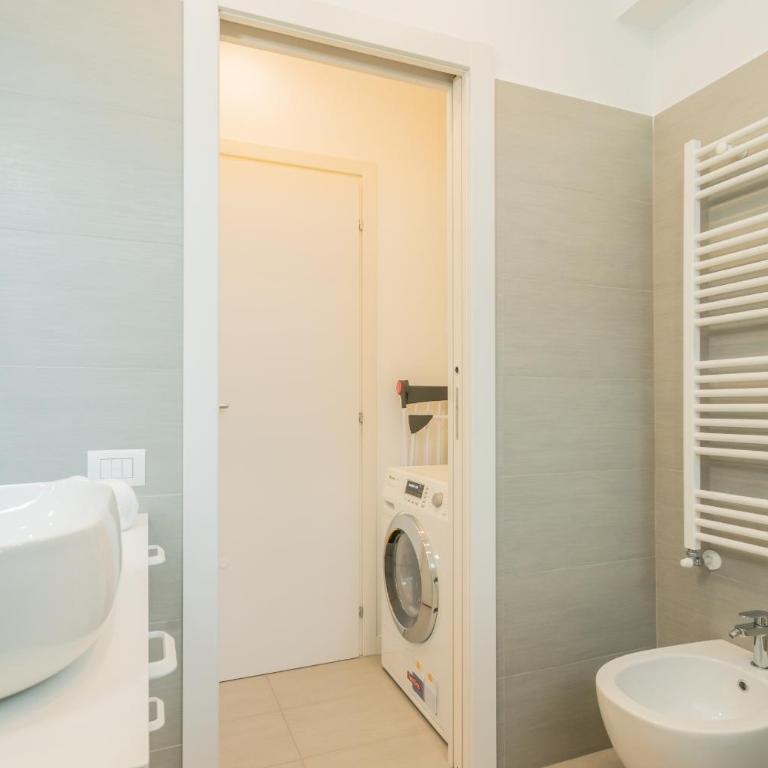 Central White Apartment by Rent All Como - Appartamento - 37
