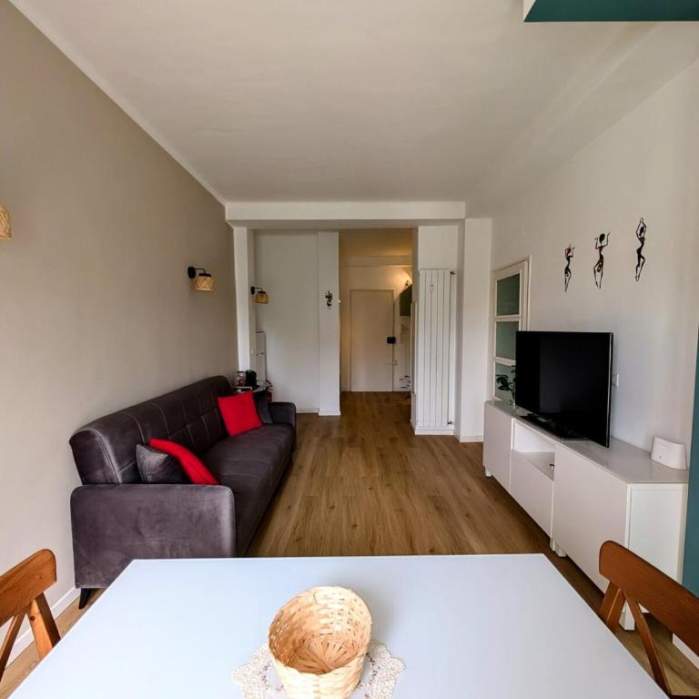Flat tranquillo vicino al centro con parcheggio gratuito - Appartamento con 1 Camera da Letto - 1