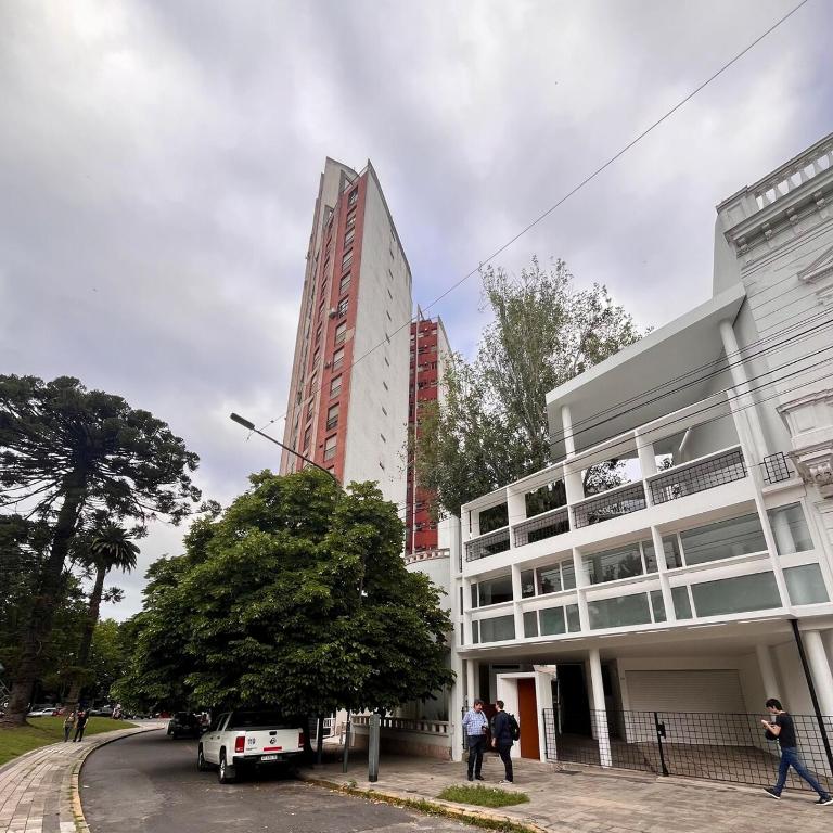 Amplio Departamento frente al Bosque - Apartamento de 2 dormitorios - 14