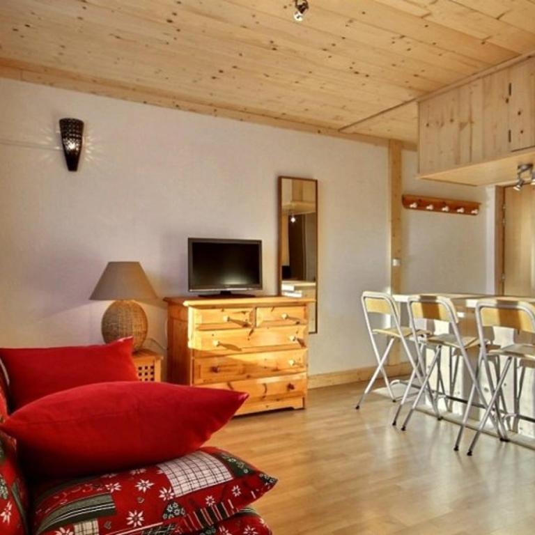 Studio rénové sud avec balcon, 3/4 pers., au pied des pistes - Studio - 1