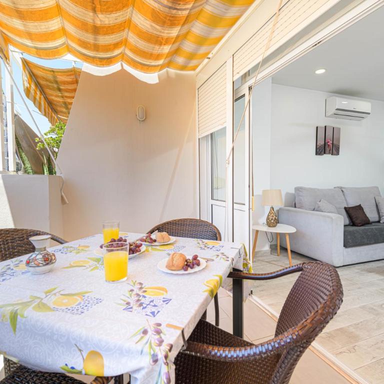 WintowinRentals Central apartment just 3 minutes from the beach in Fuengirola - Apartamento de 1 dormitorio - 2